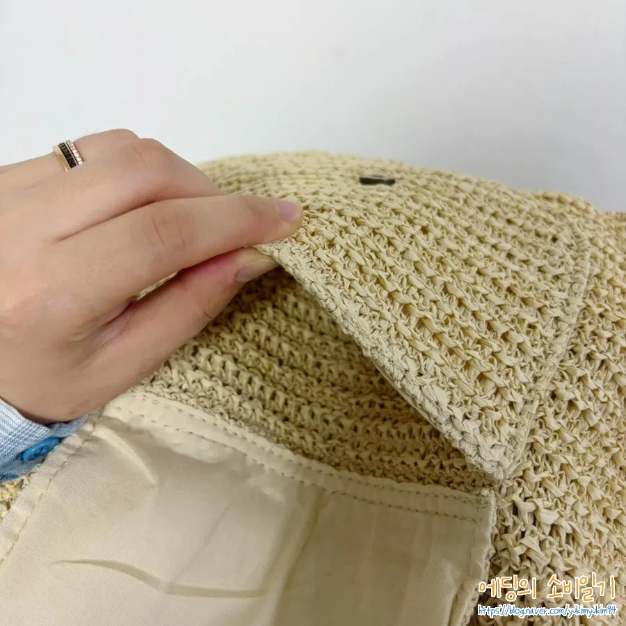 Meda bag wearable on the shoulder or crossbody