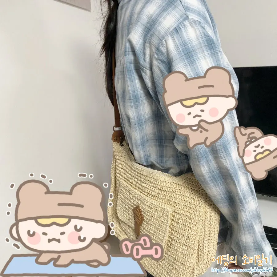 Meda rattan bag with a lightweight feel