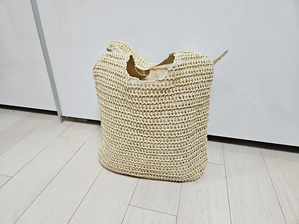 Full view of the Meda Bag rattan shoulder bag