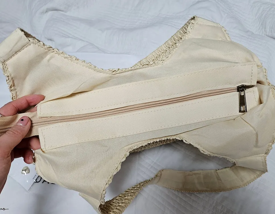 Interior lining and stitching finish of the rattan bag