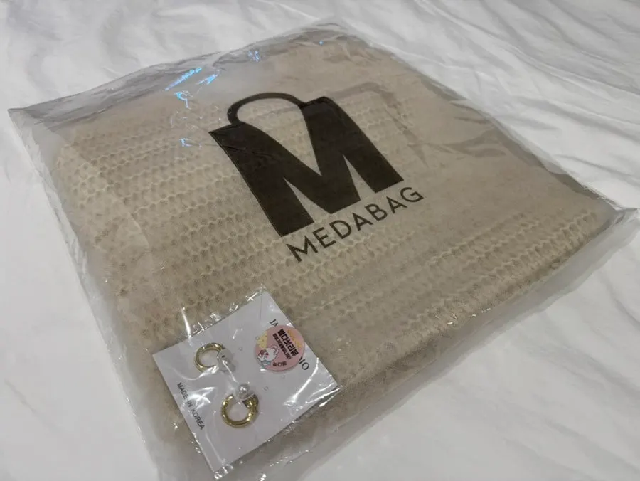 Meda Bag rattan bag prepared for summer travel