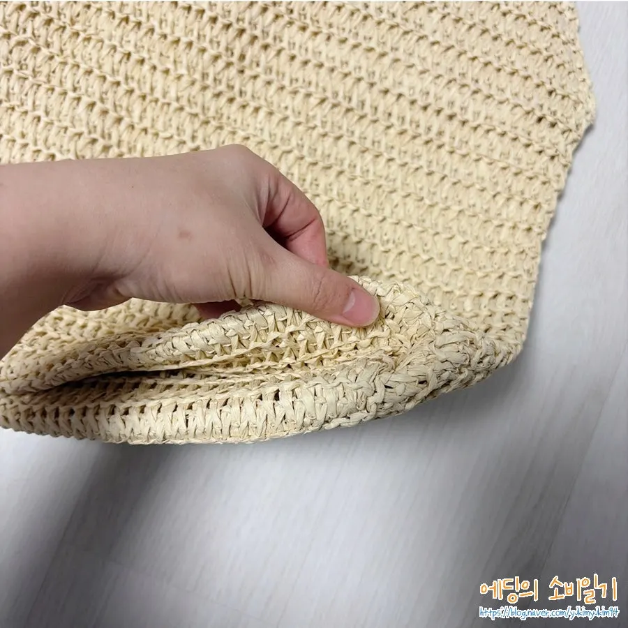 가벼운 착용감의 메다백 여름 라탄 숄더백