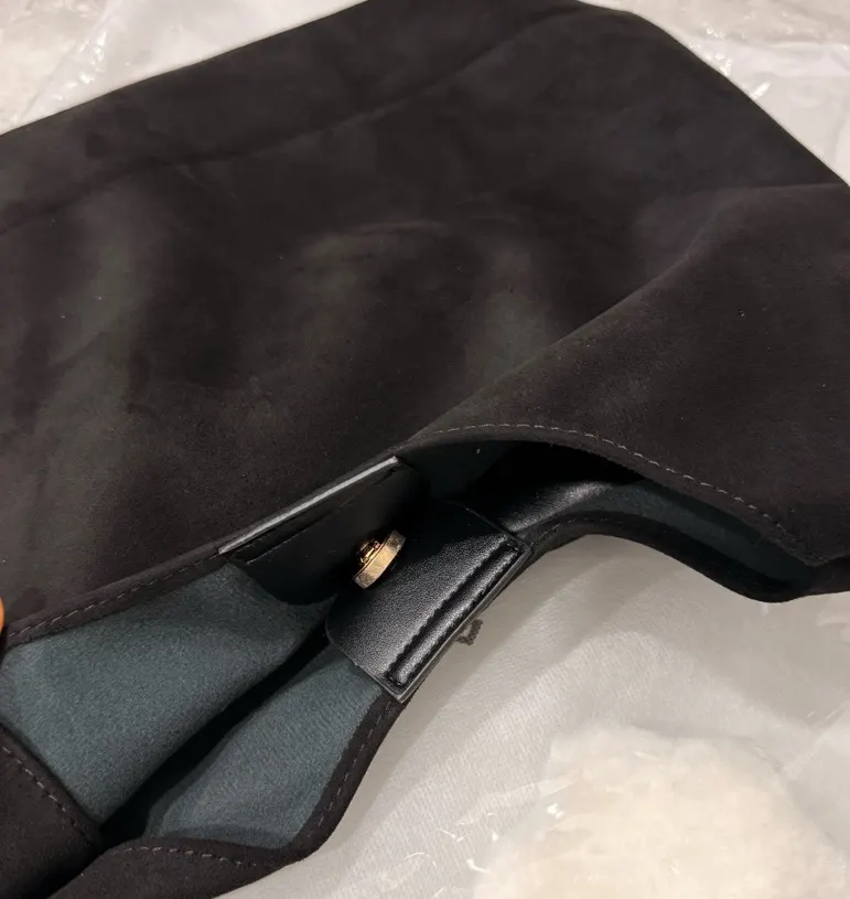 Meda Bag suede bag with natural surface grain