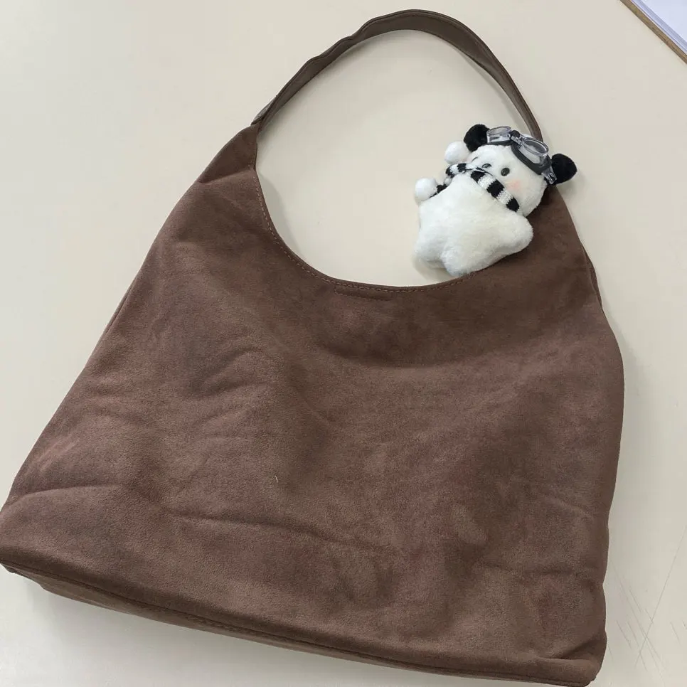Meda Bag suede shoulder bag chosen as a winter work bag