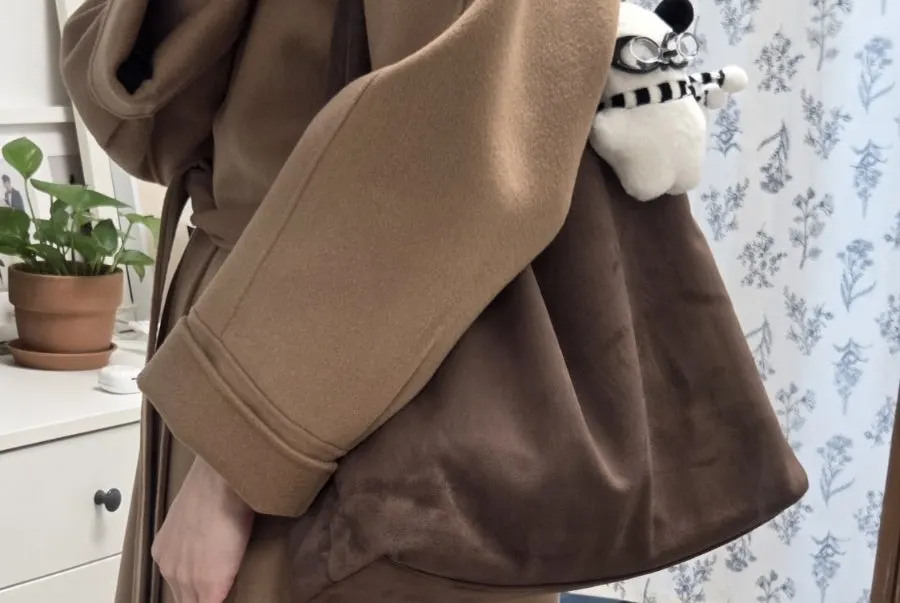 Camel Meda Bag chosen as a winter daily bag