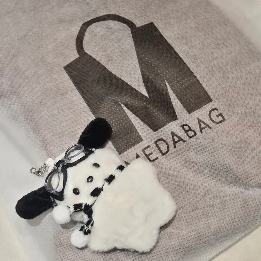 Meda Bag large-capacity shoulder bag with a simple design