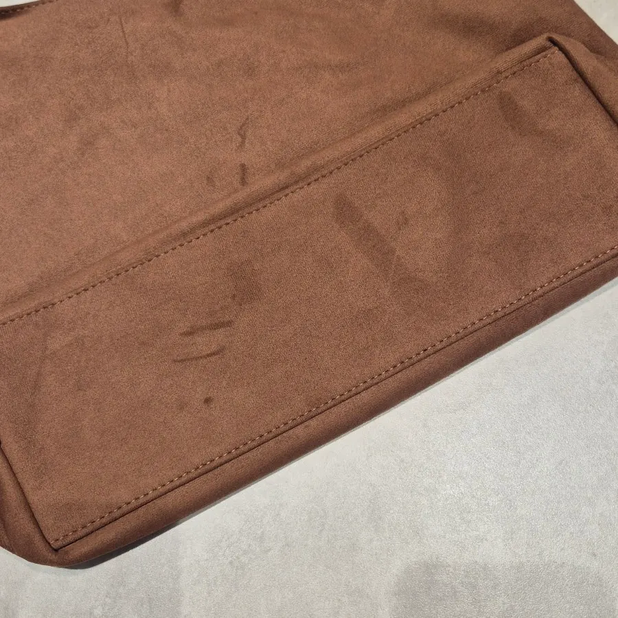 Simple Meda Bag suede bag without embellishments
