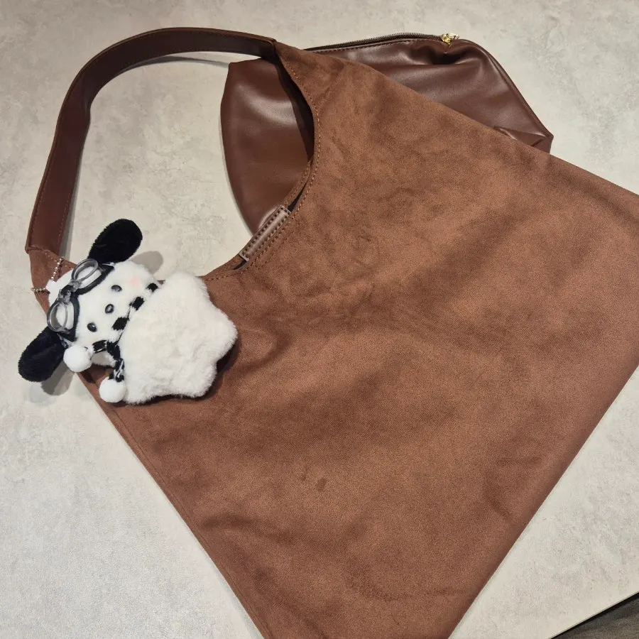 Suede lining of the Meda Bag mini pouch