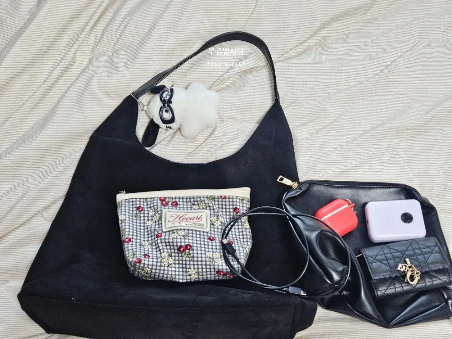 Inside the Meda Bag for storing belongings