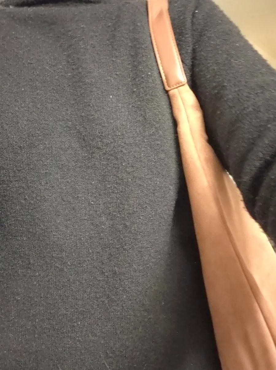데일리 코디에 활용한 메다백 숄더백