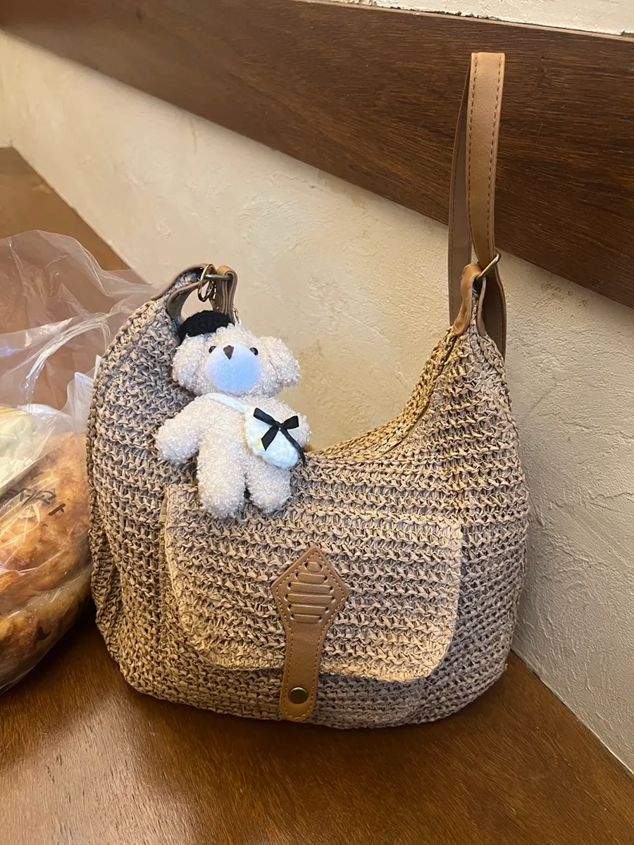 Brown Meda Bag rattan bag paired with summer clothes
