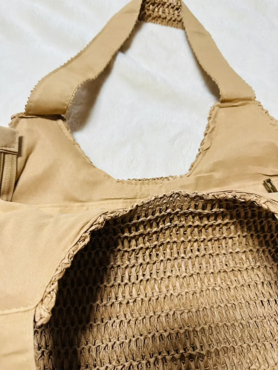 Handle and body of the rattan shoulder bag