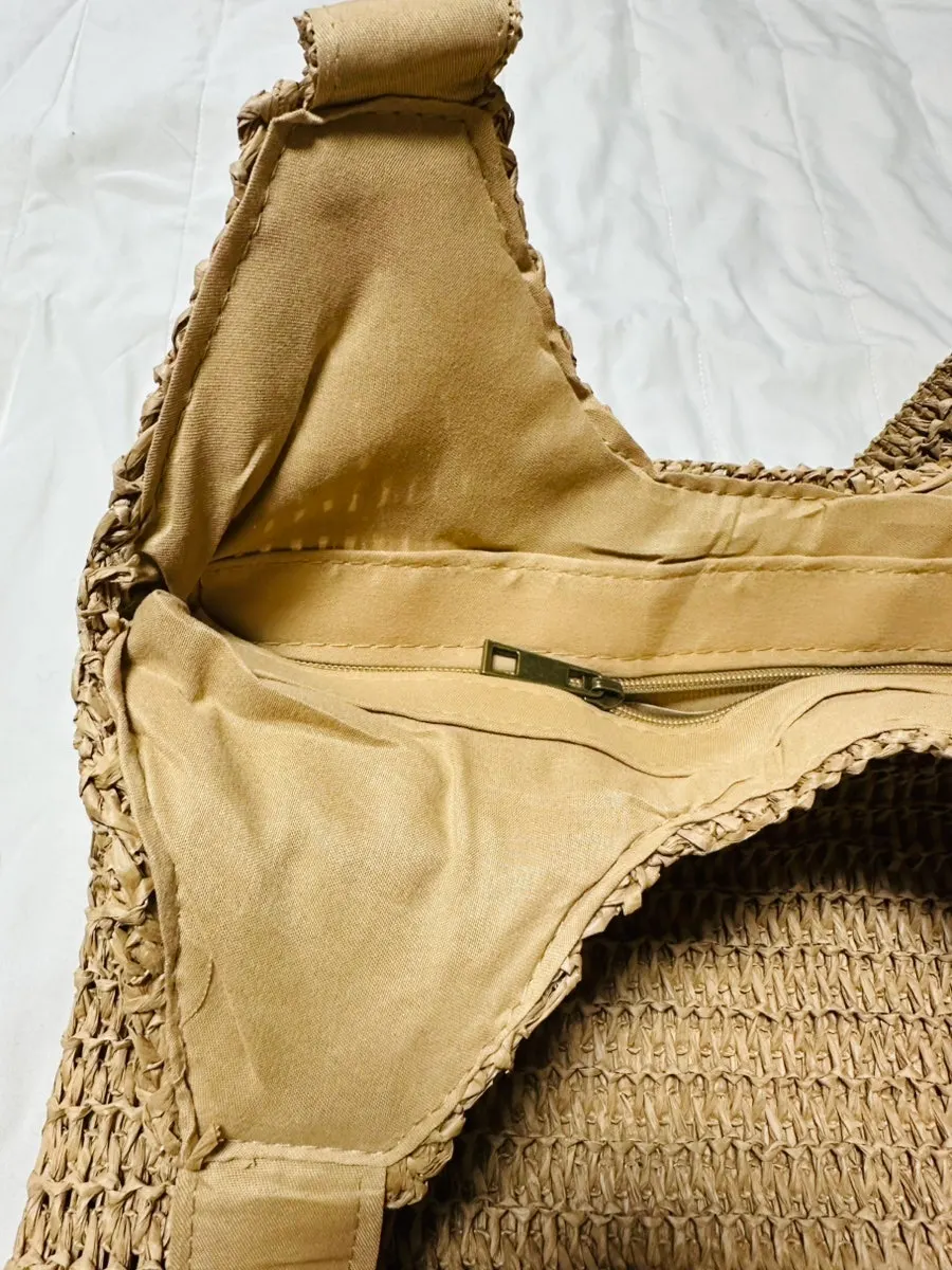 Rattan shoulder bag with a lining