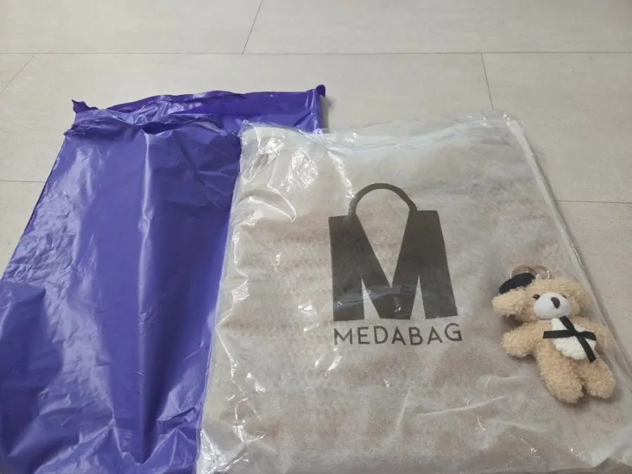 Meda Bag used for a summer outing