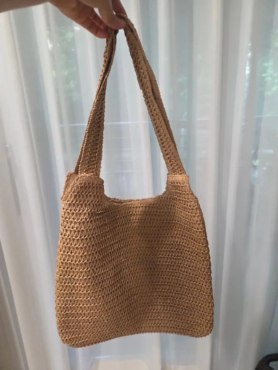 Meda Bag shoulder bag paired with a summer outfit