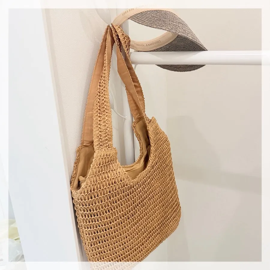 Meda Bag summer bag prepared for a resort trip