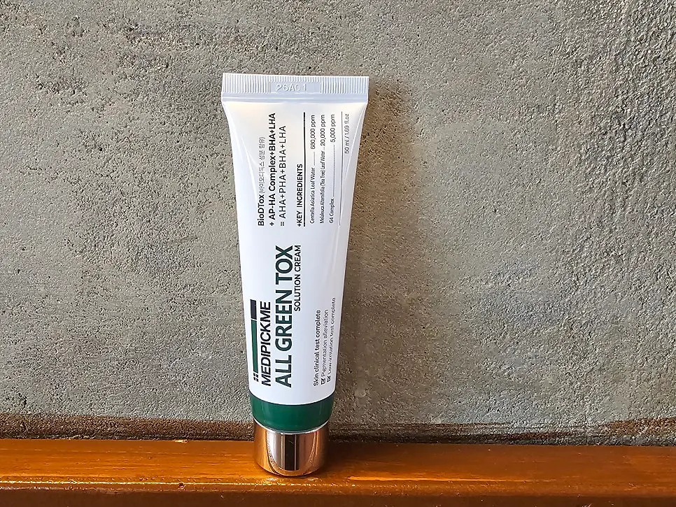 Cream with a low-irritation certification label