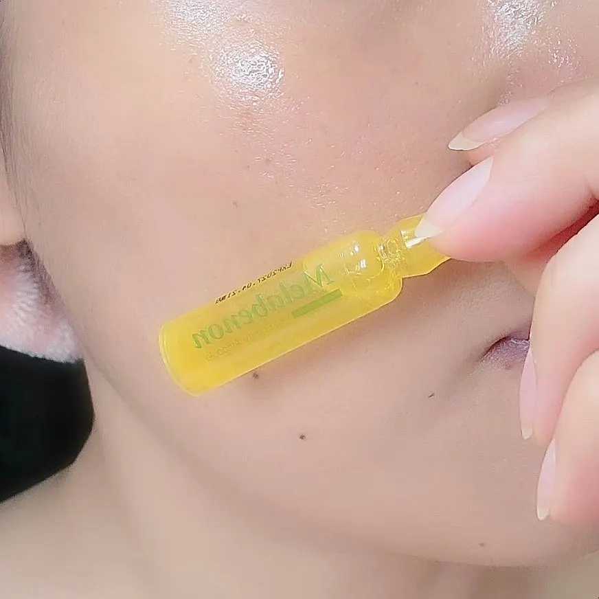 Ampoule opened by snapping off the cap
