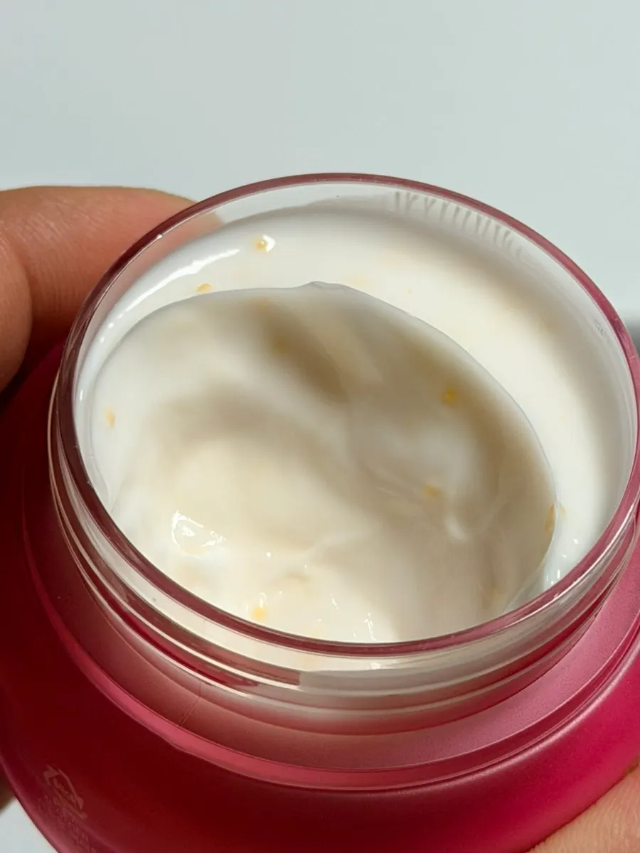 Cream texture after application on skin