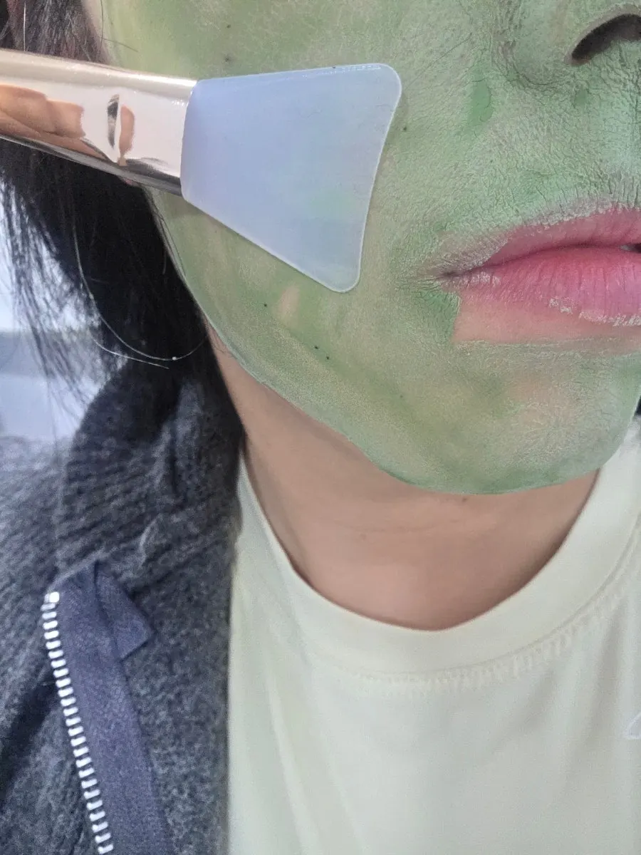 Cream mask applied to the butterfly zone