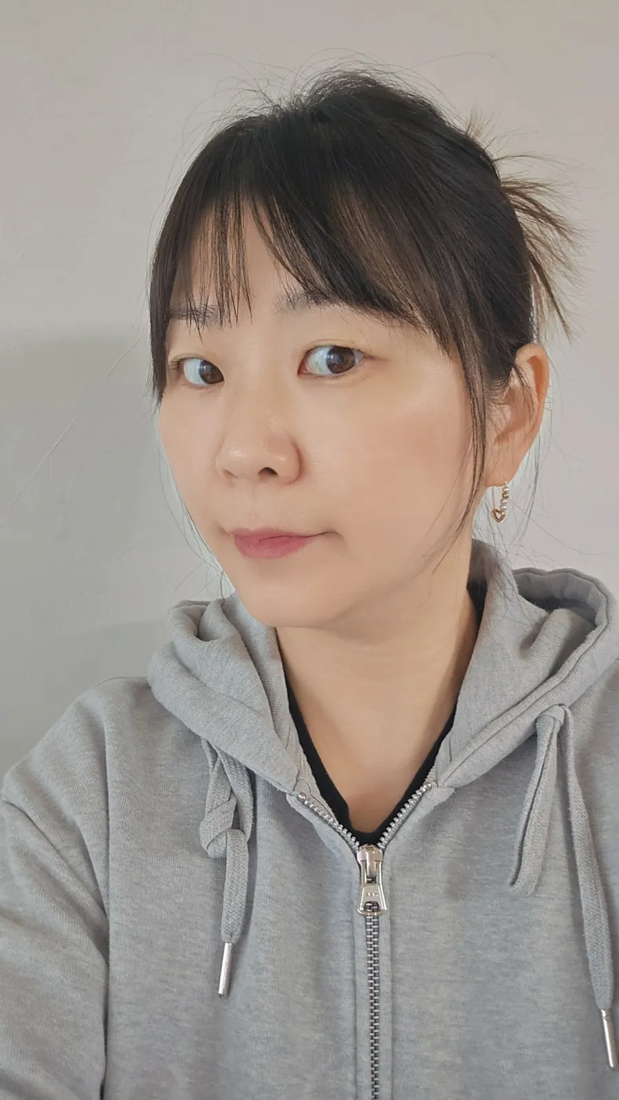 Moisturized skin makeup finish