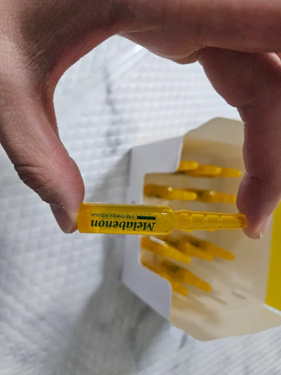 Fourteen ampoules and Safe Caps set
