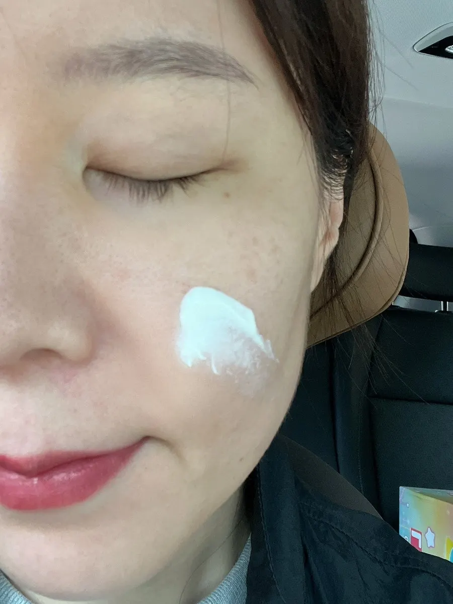 피부 톤 정돈 전후 선스크린 사용 모습