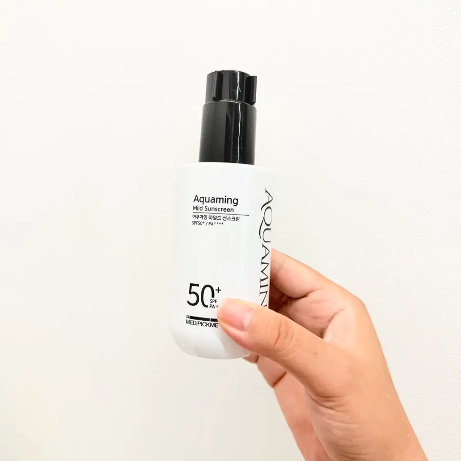 Product shot of the hydrating sunscreen with moisture essence