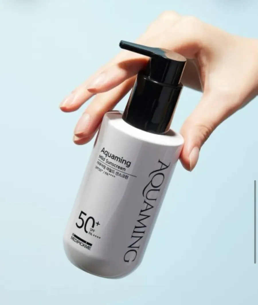 Product shot highlighting 5-layer ceramide content