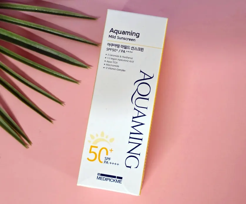 Close-up of the hybrid chemical-physical sunscreen container