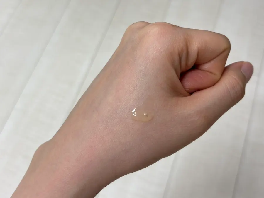 Thin ampoule texture applied with controlled amount