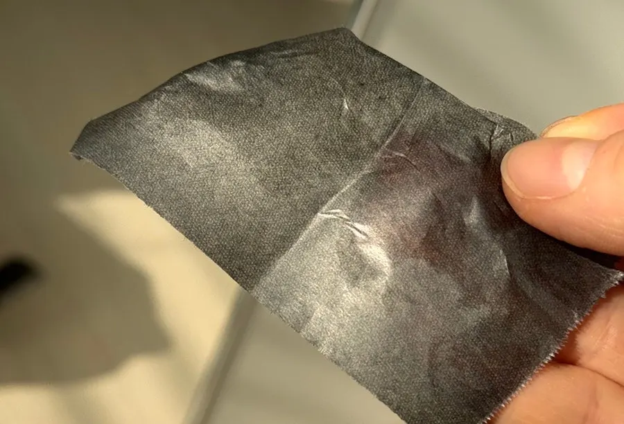 메이크업 수정 전 사용하는 기름종이