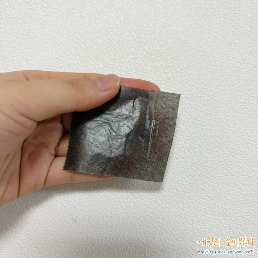 Portable cutting blotting paper