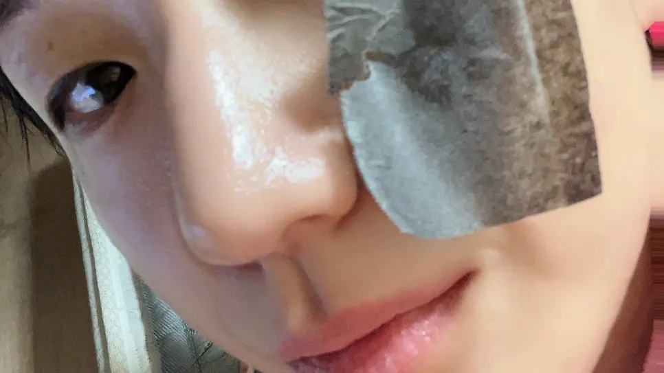 기름종이 사용 전후 피부 비교