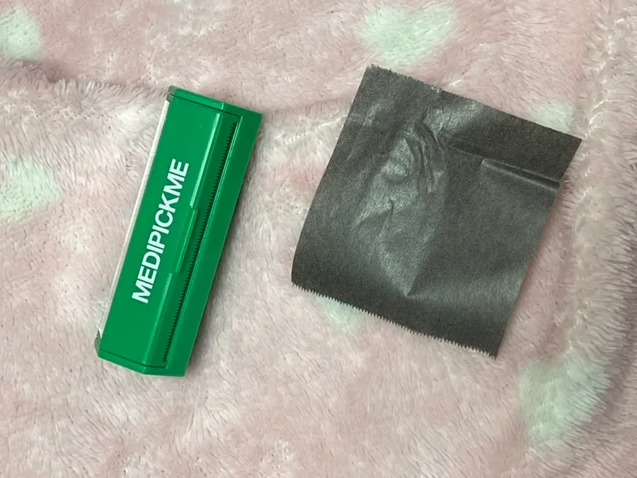 Oil blotting paper case that fits in a pouch