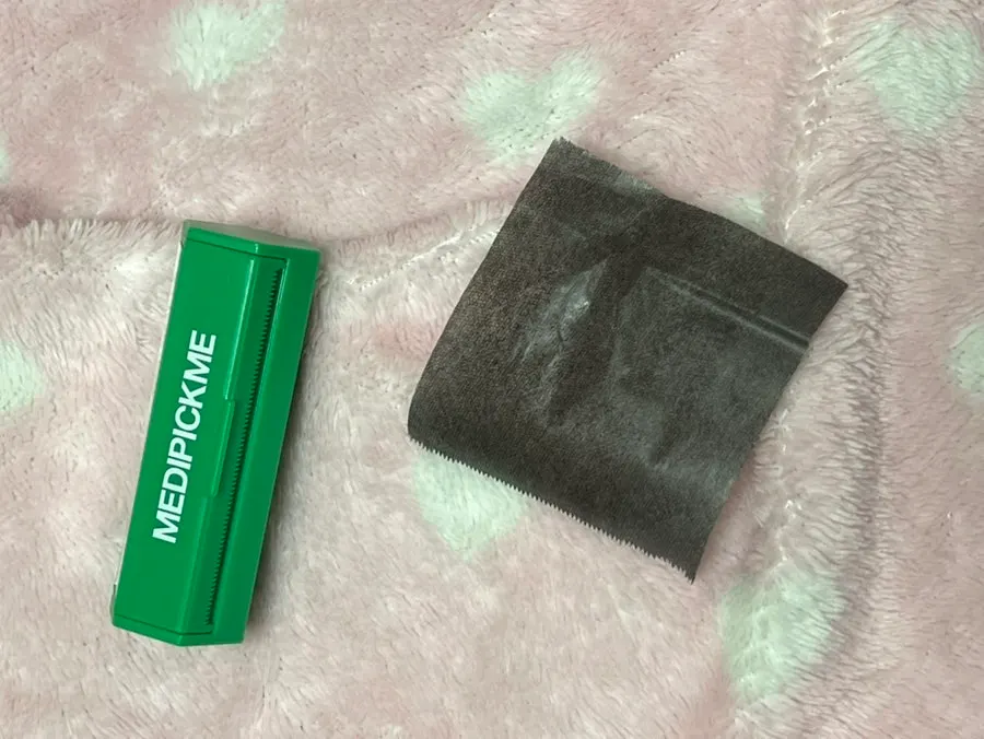 Bamboo charcoal roll oil blotting paper