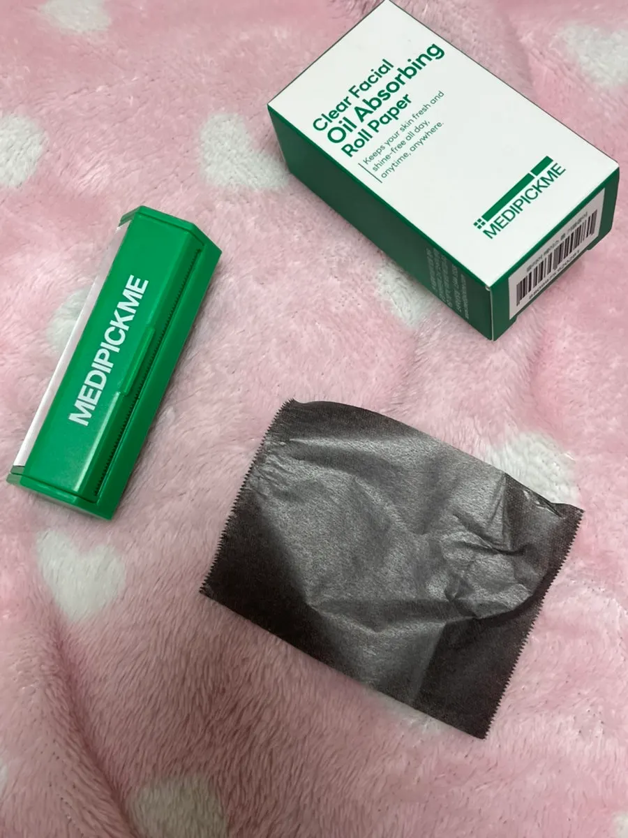 Refillable roll oil blotting paper set