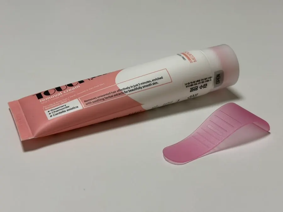Close-up of the curved silicone tip