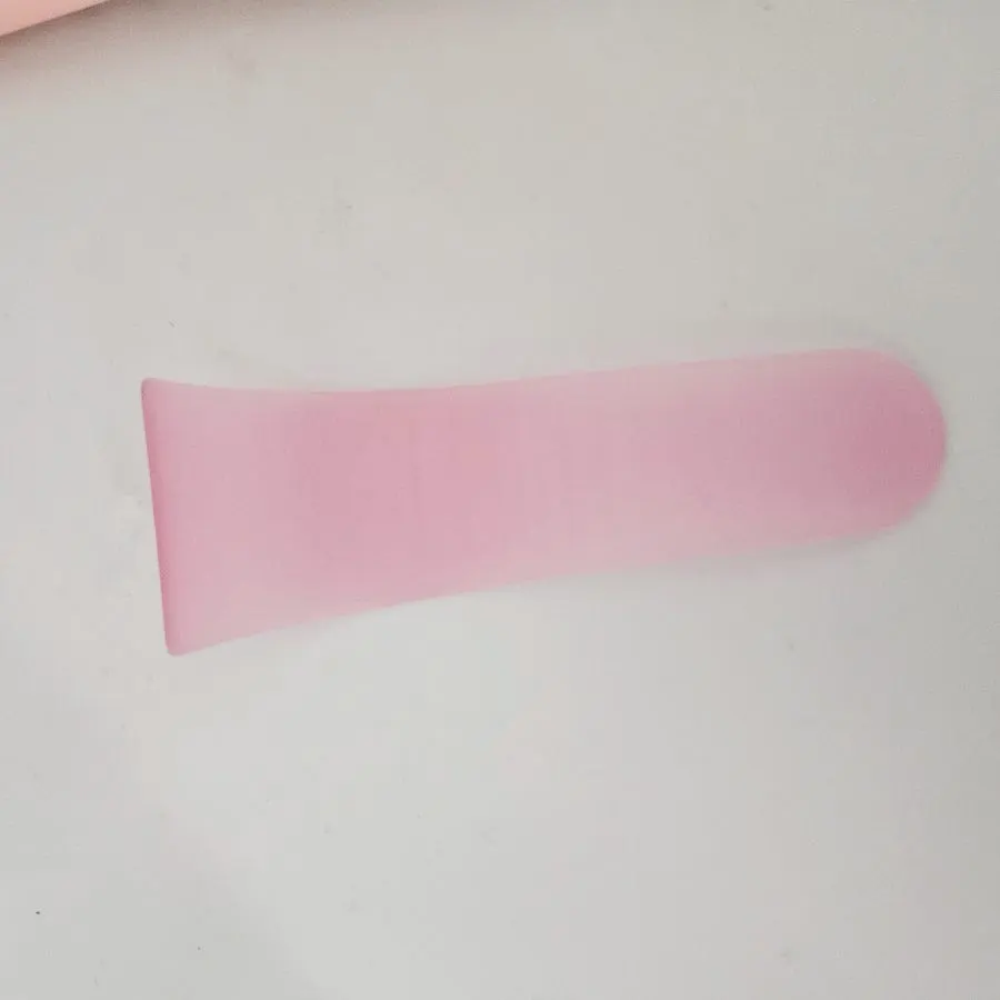Applying the cream without getting it on your hands