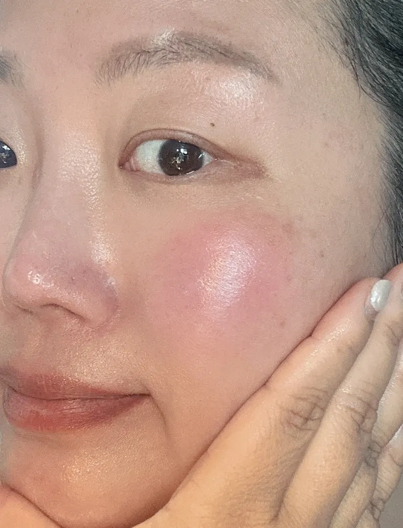 피부에 바른 선스크린 사용 모습