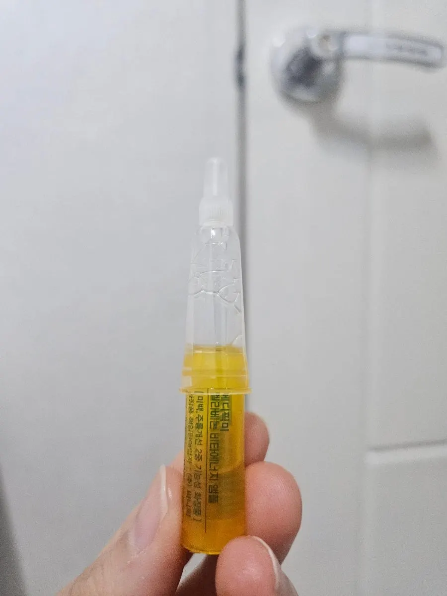 Checking the ampoule's absorption after application