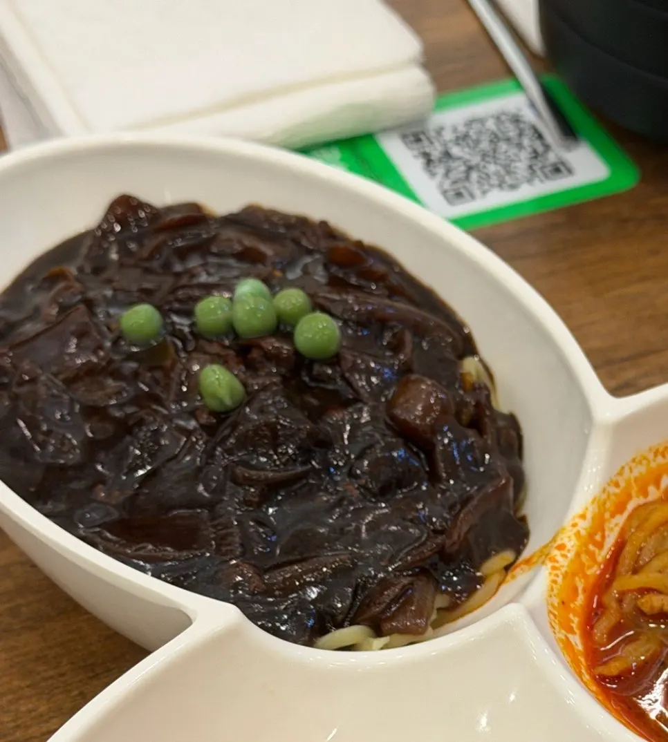Mayway's classic, no-frills jjajangmyeon