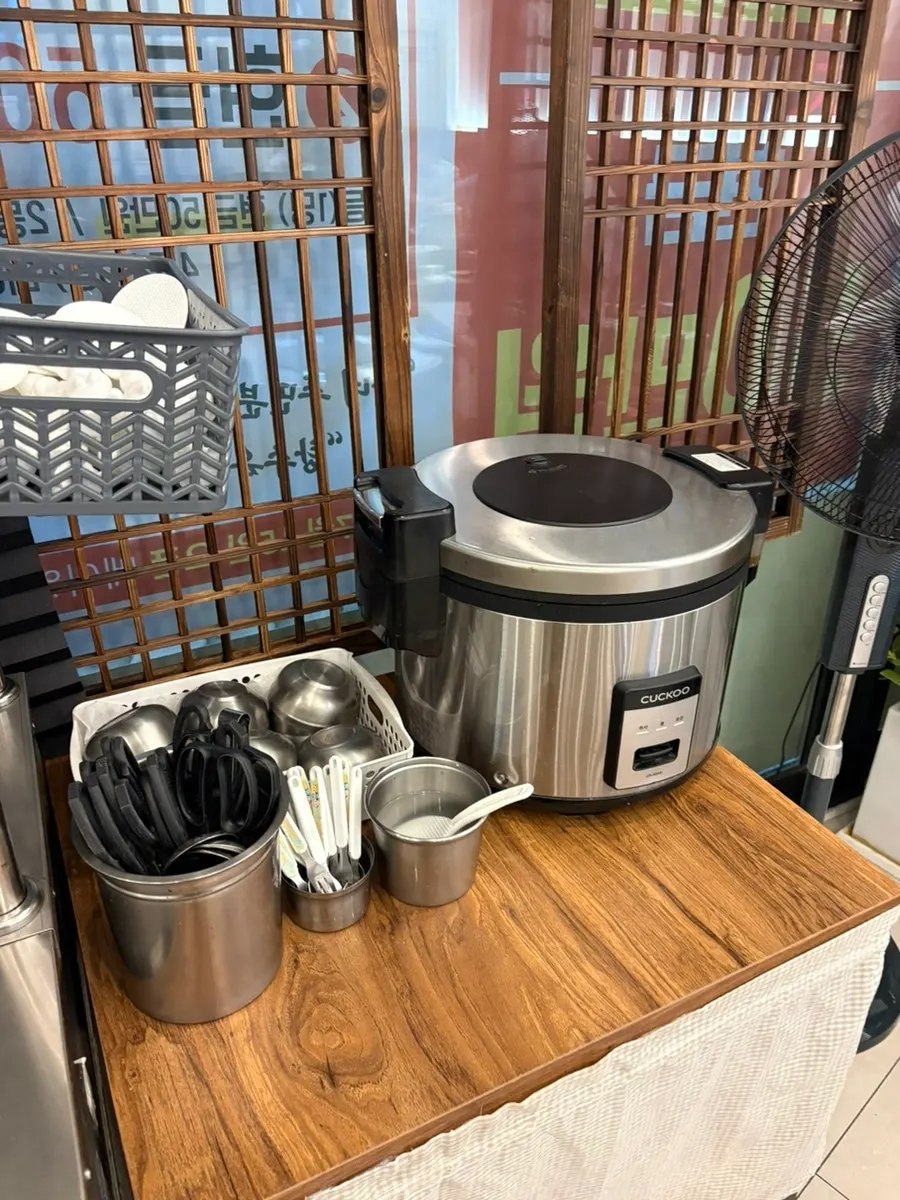 Small plates and bowls prepared at the self-serve bar