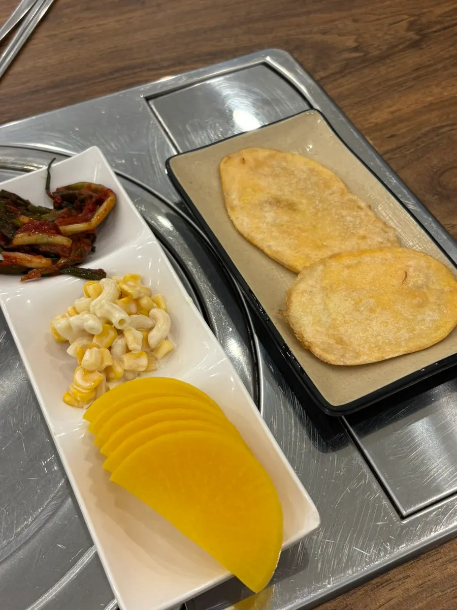 Basic side dishes and complimentary fried sweet potato