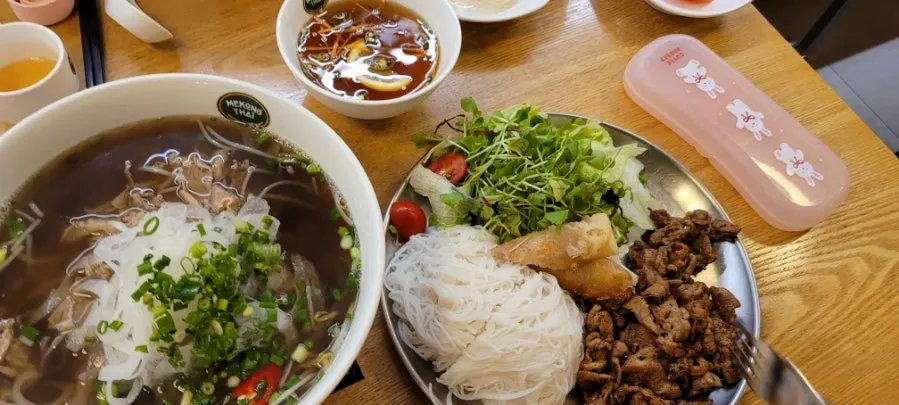 분짜 1인분과 소고기쌀국수 L 사이즈