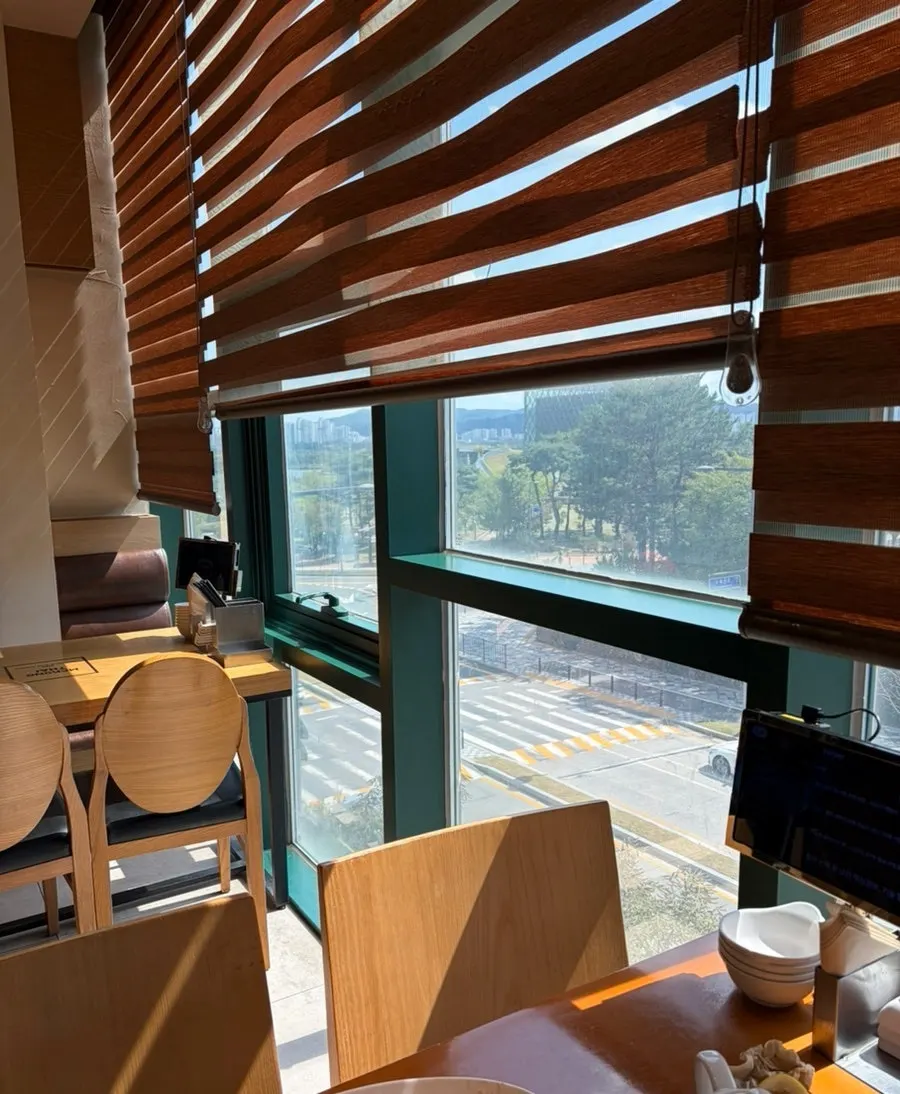 시원하게 나온 자스민차 한 잔