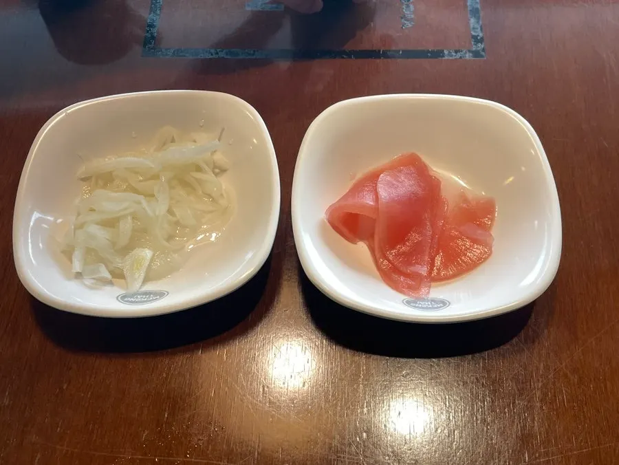 메콩타이 기본찬 양파절임과 무절임