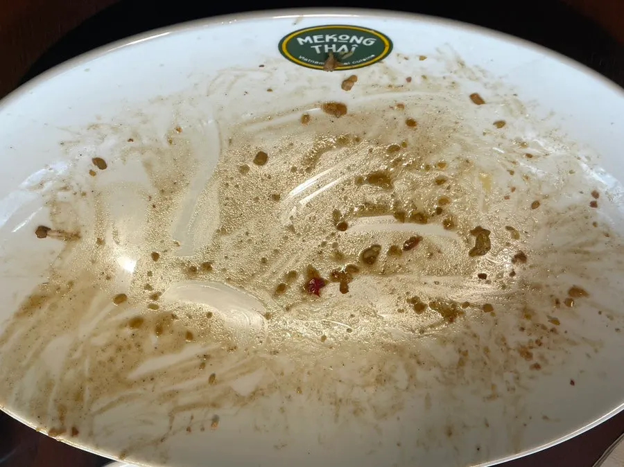 팟타이와 해산물볶음밥 두 메뉴 마무리 컷
