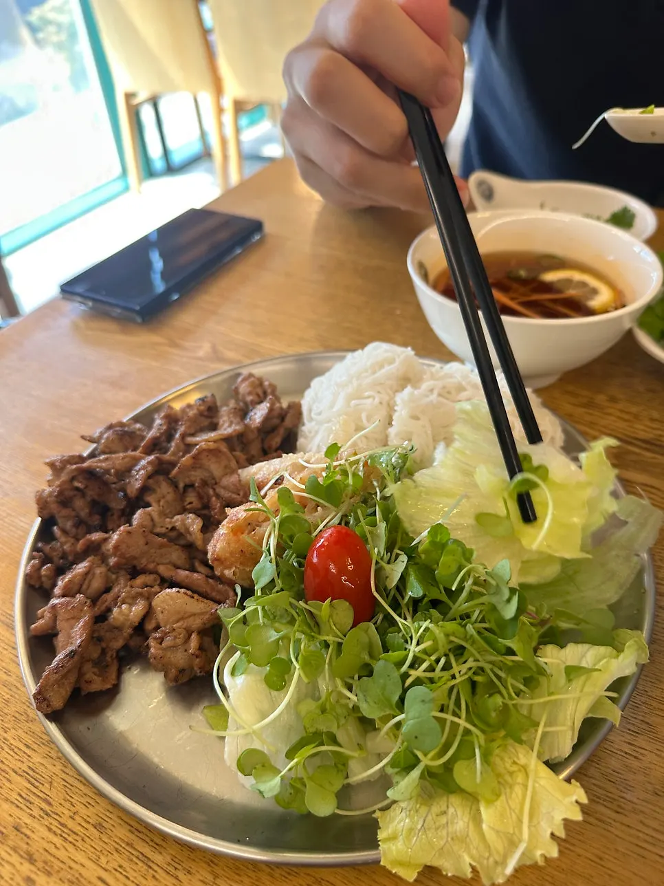 Bun cha noodles loosened after dipping in sauce