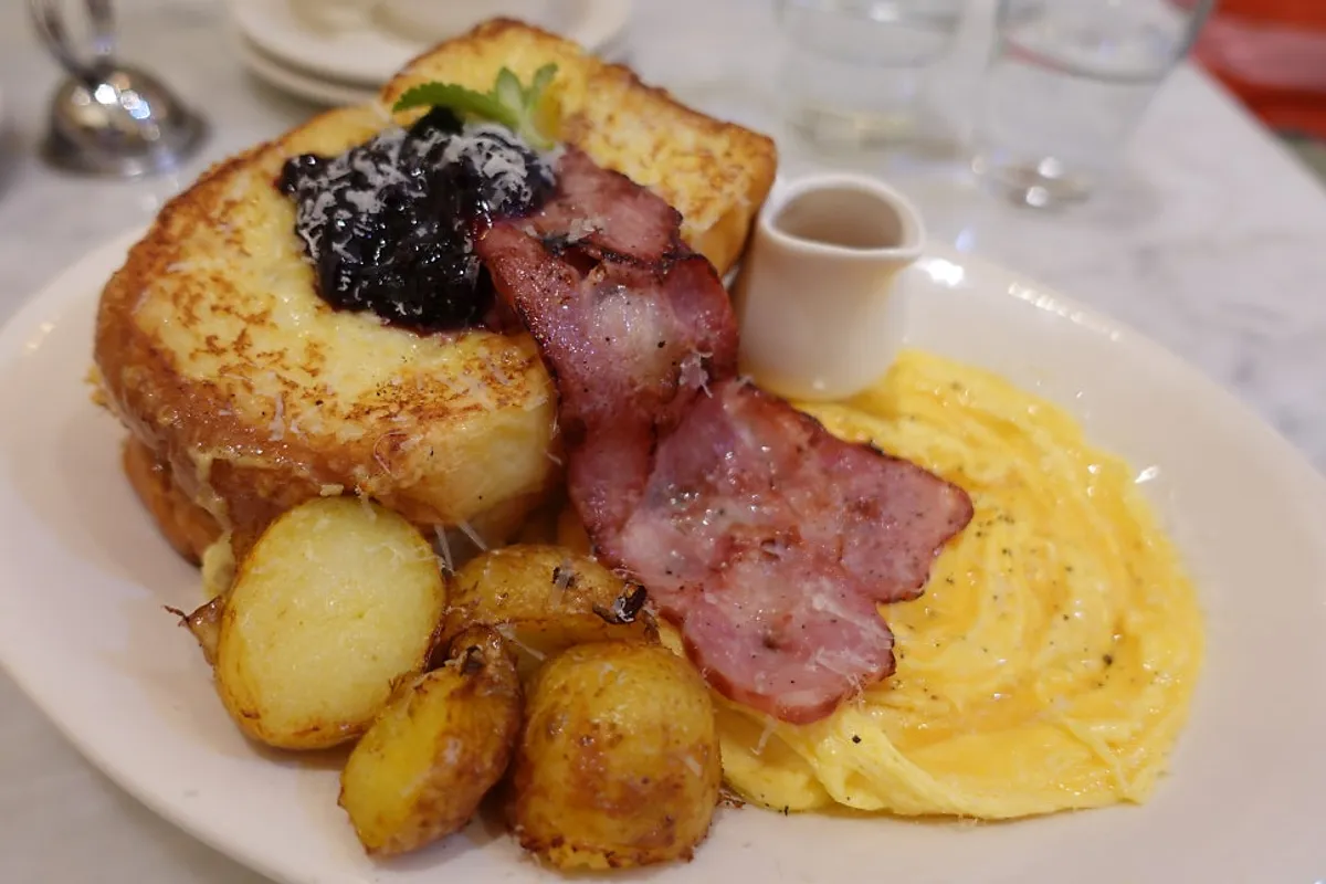 Classic French toast plate at MELA Hongdae